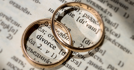 A divorce necessitates an estate plan review Image