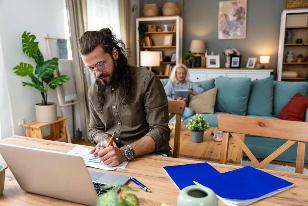 Avoid the tax pitfalls of adding extra income Image
